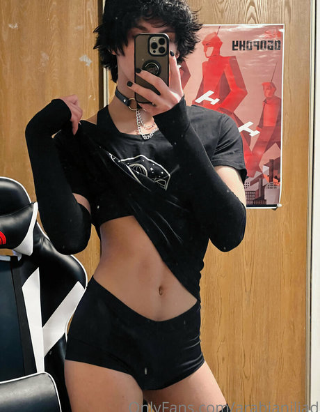 femmes au foyer uniquementfans chaud érotique images