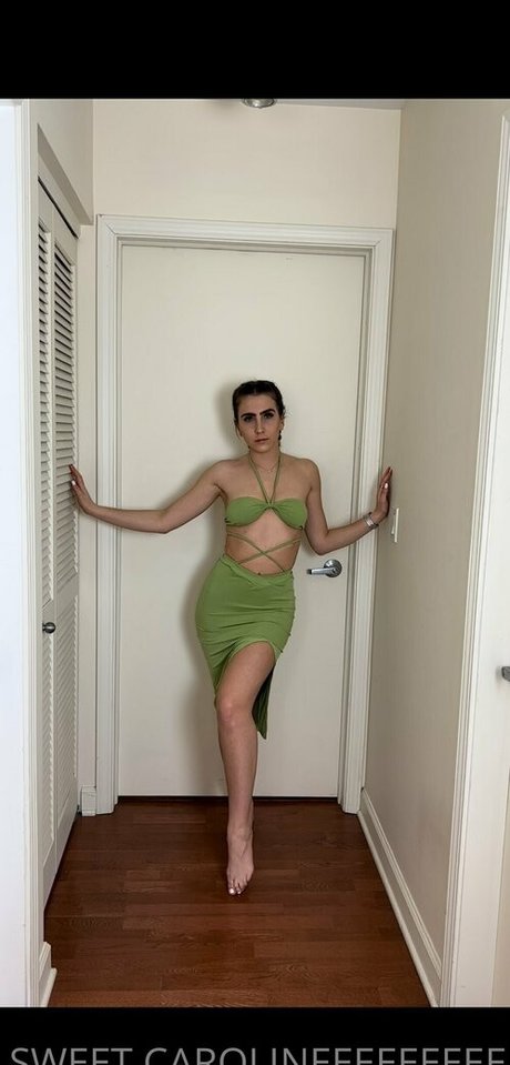 curveswithcaroline actrice érotique image