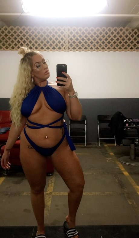 chaton courbé onlyfans exclusif gratuit photo