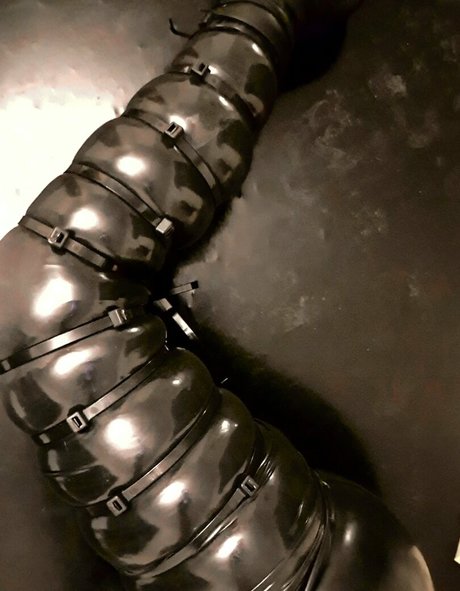 evelyndoll modèle exclusif image