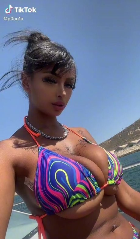 Pocula modèle érotique galerie