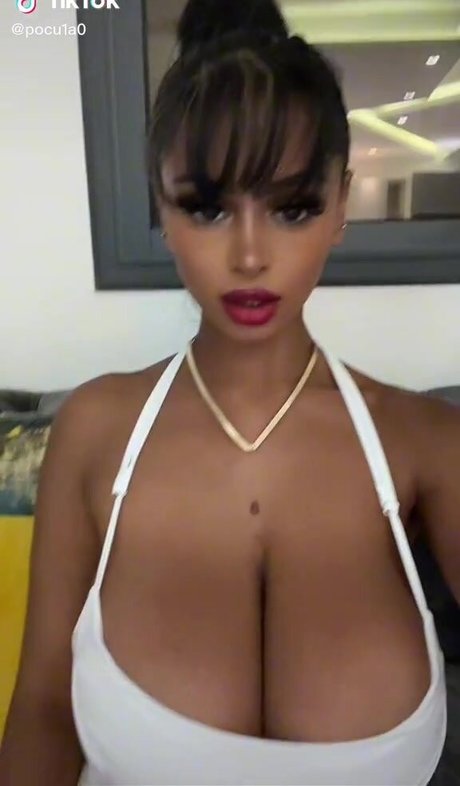 Pocula actrice sexy des photos