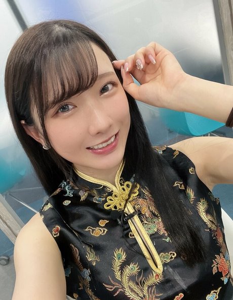 pom-pom girl asiatique onlyfans belle chaude images