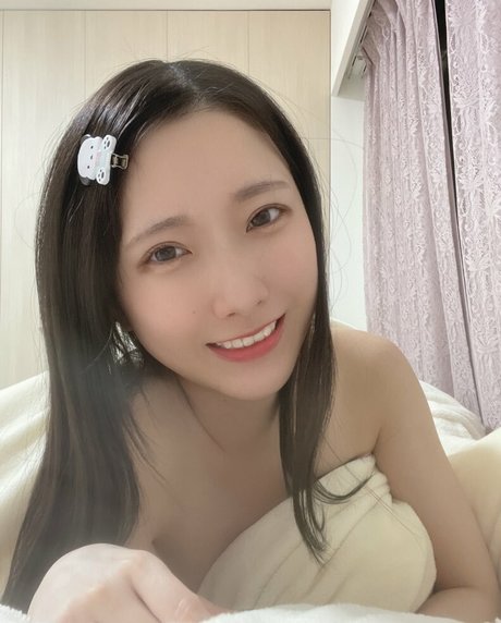 Hikaru Miyanishi nus de stars du porno photos