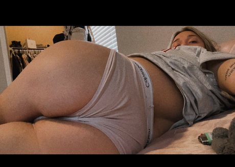 lilblondiebit actrice pornographique img