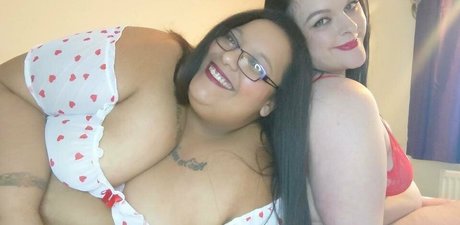 blonde aux gros seins onlyfans sexy belle image