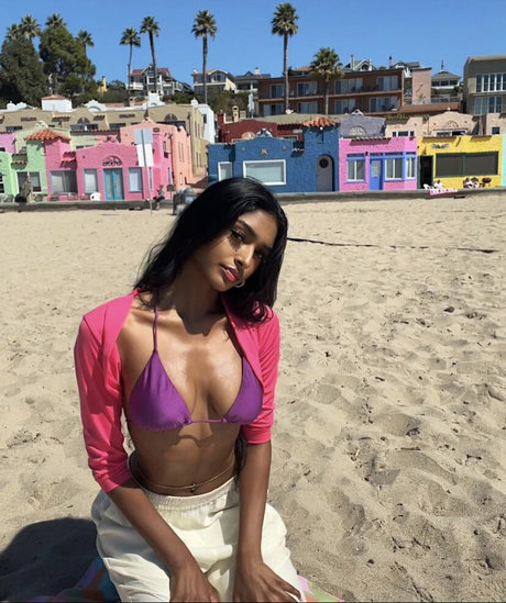 Kaaviya Sambasivam modèle joli des photos