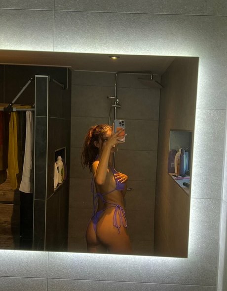 Isabella Kroon étoile sexy archive