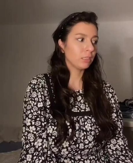 Gulia modèle porno image