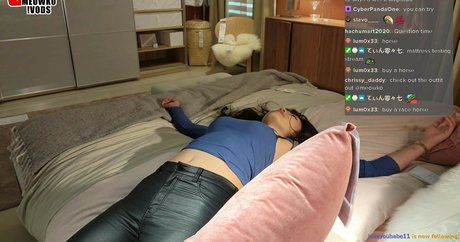 Meowko Meowkolol actrice nue photo