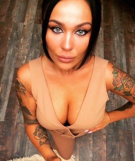 Marina Burnashova star du porno parfaite galeries