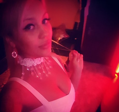 Marina Burnashova star du porno exclusive galeries