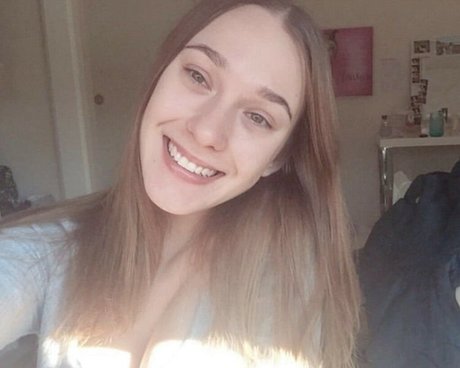 rousse aux gros seins onlyfans xxx sympa photos