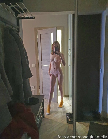 GoodGirlAmelia belle étoile image