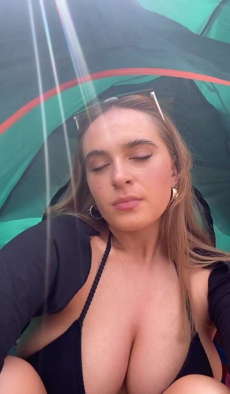 Laura Svensson star du sexe img