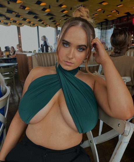 Laura Svensson star du porno hd des photos