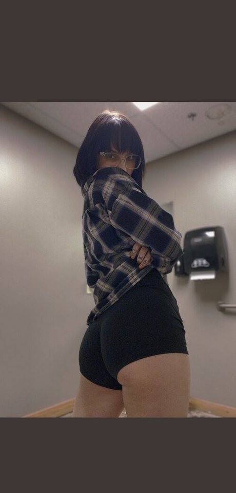 Mars girl top star photos