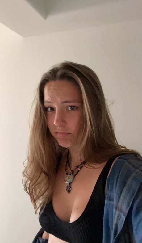 Peyton Coffee actrice de nus img