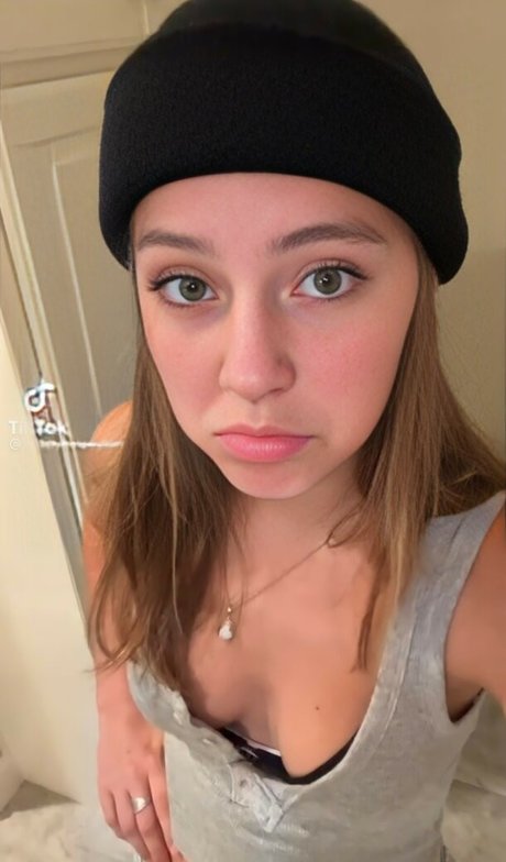 Peyton Coffee jolie star du porno photos