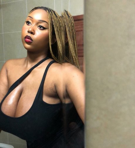 Bigtitti3barbie actrice pornographique photos