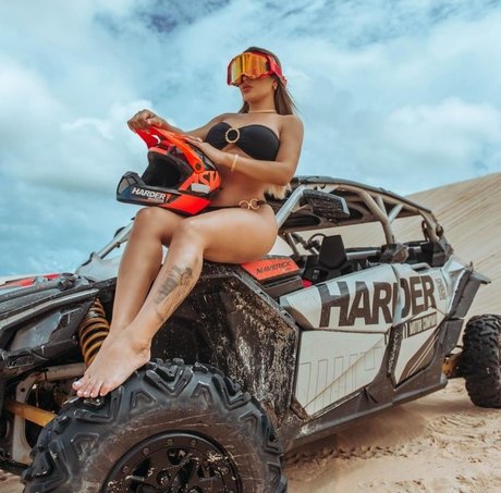 Deolane Bezerra actrice sexy photos