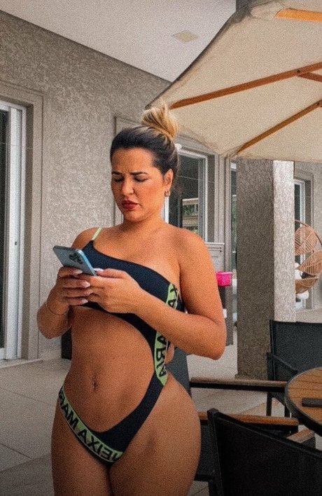 Deolane Bezerra actrice de grande qualité images