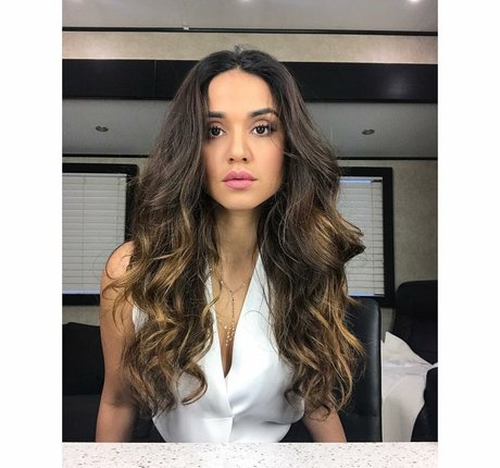 Summer Bishil actrice de grande qualité galeries