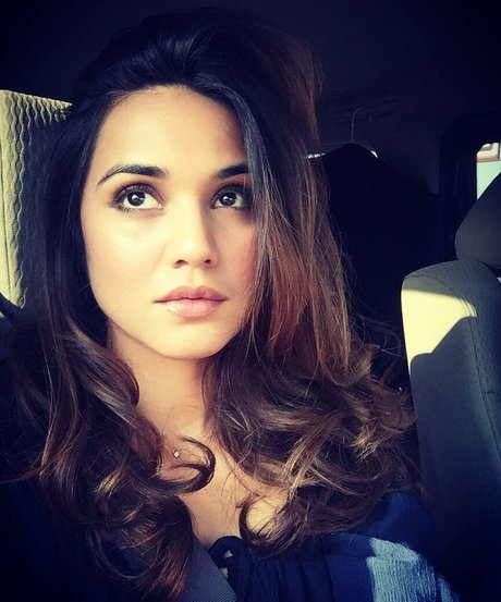 Summer Bishil xxx étoile photos