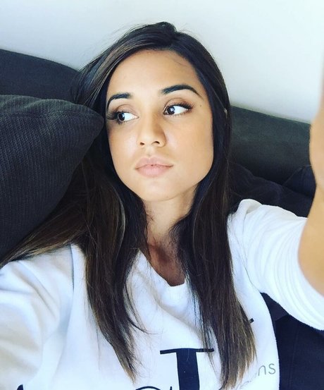 Summer Bishil xxx étoile des photos