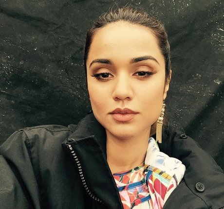 Summer Bishil modèle érotique photos