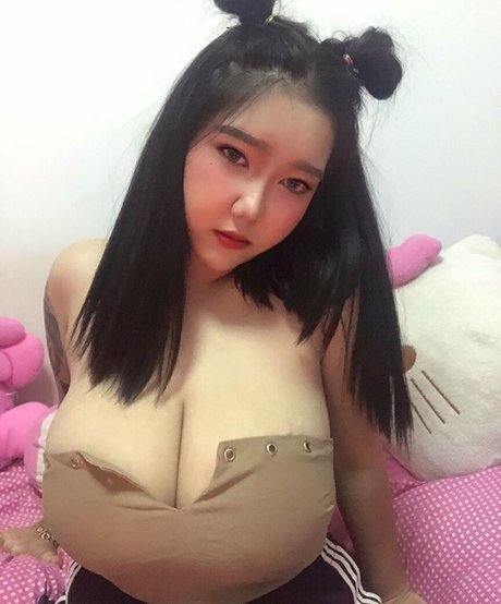 Yes Give actrice nue archive