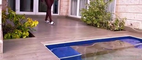 Bikini Princess modèle chaud archive