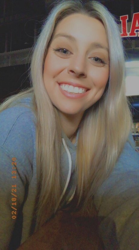 tatouages ​​blonds onlyfans hd sympa img