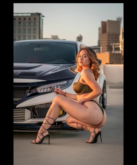 Nina Valencia star du porno nue images