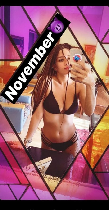 Cyn Thia Kha Lifeh modèle joli img