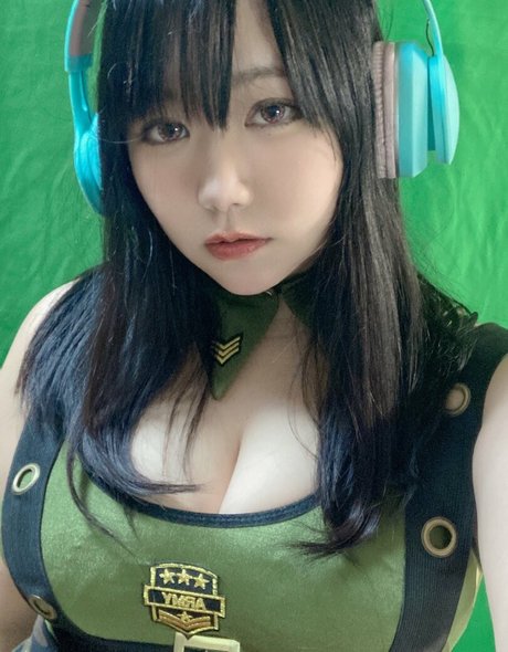 milf aux cheveux noirs onlyfans sexy nue images