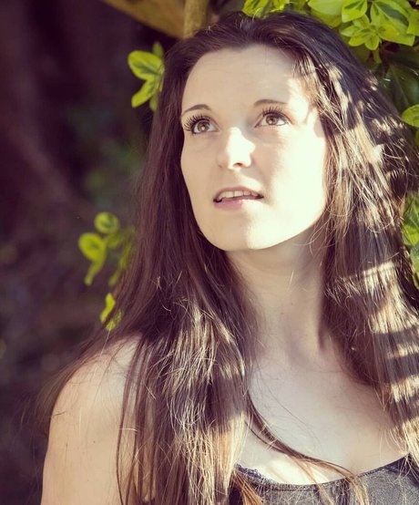 Ivy Rain modèle xxx archive