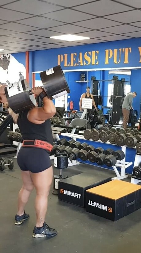 StrongWomen_ modèle sympa collection