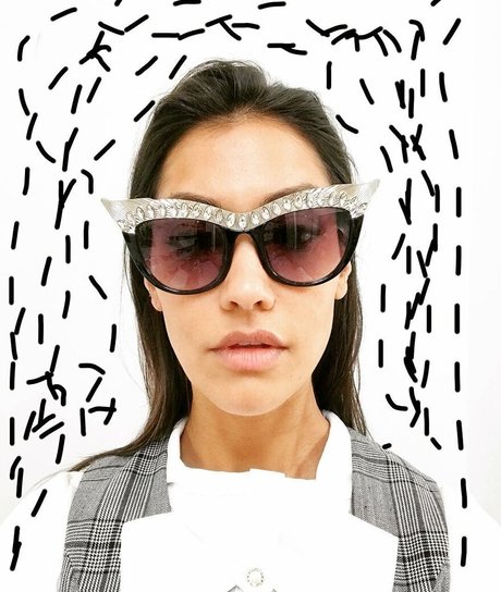 Janina Gavankar modèle exclusif image