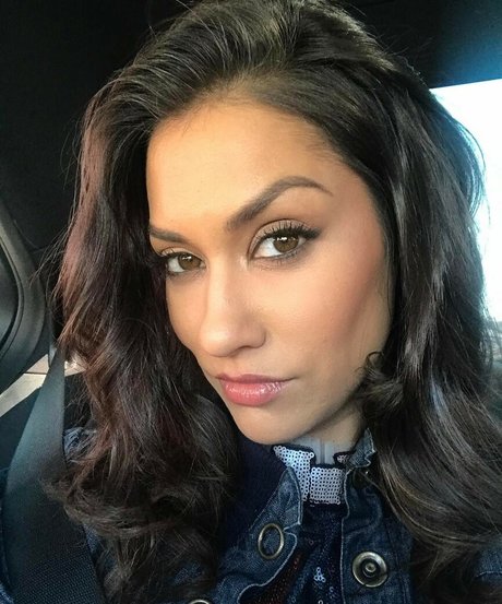 Janina Gavankar star du porno sympa image