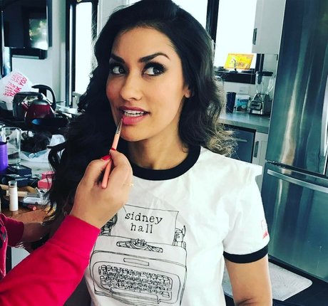 Janina Gavankar star du porno parfaite img