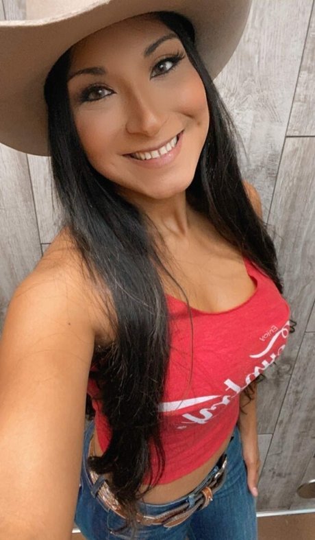 AbitSavage star du porno sympa des photos