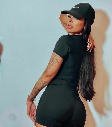 Mah Tavares beau modèle photo