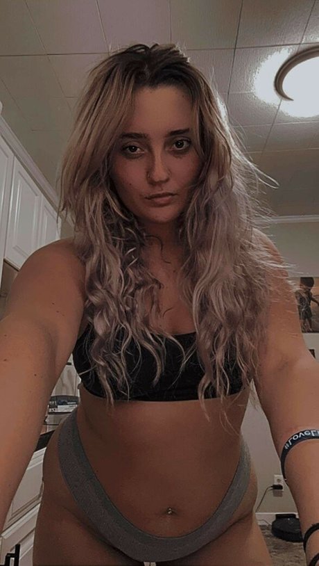 Loveyou ash actrice adulte galeries