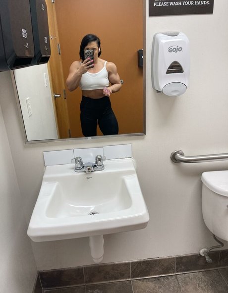 fans asiatiques célèbres érotique en haute qualité collection