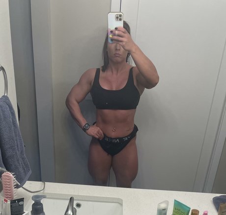 Tay Bae mannequin img