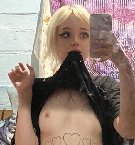 journaliste onlyfans sympa érotique images