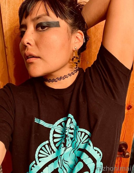 nizhonimaii modèle nu galeries