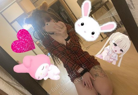 fille courbée dà côté onlyfans adulte de haute qualité des photos