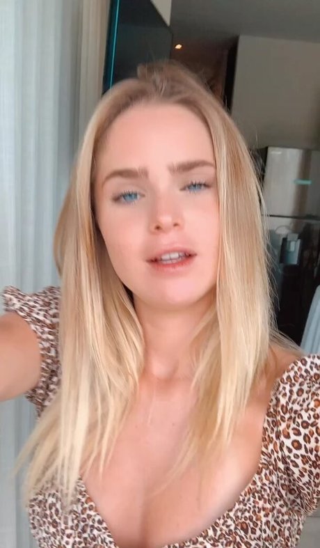 Inna Moll sexe de star du porno collection